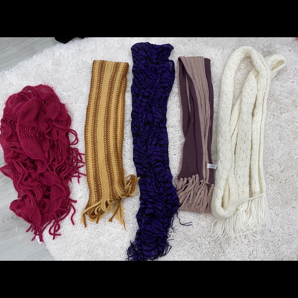 5 scarves in excellent condition